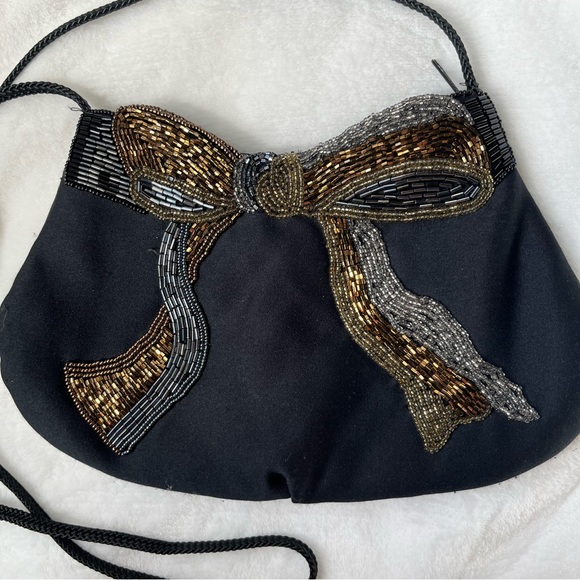 La Regale Handbags - Vintage La Regale LTD Beaded Black Bow Zipper Purse holiday purse New Year's Eve